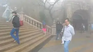 Trải nghiệm sương mù trên đỉnh bà nà hills.( thất bại toàn tập kg thấy được cảnh đẹp.đành bỏ cuộc)