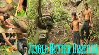 Jungle Hunter brother In Cambodia ,catching Crabs under stone to Cooking