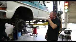 Передняя подвеска Ford F250 дребезжит! Retro Rides of Bend