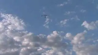 hang glider landing after a high towing..was it a crosswind? i m not sure!!!