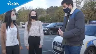 Trafikoko euskarazko hiztegia ikasi dugu Beasaingo Loinaz autoeskolan
