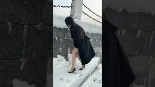 Put on high heels and experience the ice and snow world vlog#shorts