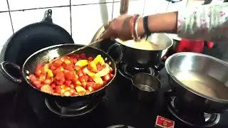 Aaj mere ghar par  gajar Aalu ki sabji bani hai
