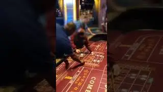 Craps player shoots and the dice only bounced once 😳😲😯 #Professional #Craps #ThatCasinoLife