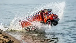 Грузовики Падают в Воду! 🚚💦 Битва Радиоуправляемых Машин
