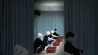 THE SYNCHRONIZATION IS INSANE OMFGGG😲😲😲 #straykids #godsmenu #skz