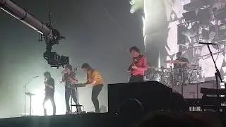 Tuttifrutti-Phoenix-First time ever played-Live at Bercy Accorhotel Arena in Paris 29/09/2017-HD