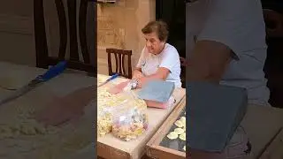 Taste of Italy 🇮🇹 Orecchiette - Traditional pasta making in Bari, Puglia