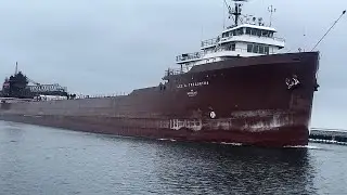 The Last Lift of the Year- Lee A Tregurtha Closes Out Duluth’s Shipping Season