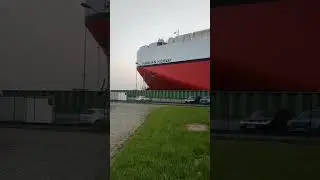 BIGGEST CAR CARRIER SHIP IN THE WORLD!!! PASSING THE BREMERHAVEN CANAL 😍