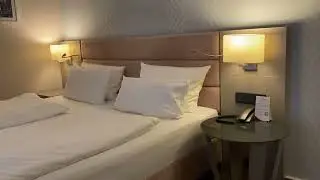 14.Dezember 2025 Mein Bett in meinem Hotel Zimmer Im Crowne Plaza Berlin City Centre Ku&lsquo;damm by IHG 