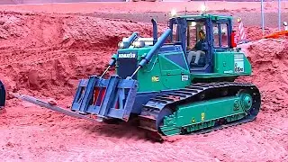 AWESOME REALISTIC RC DOZER I KOMATSU caterpillar with quick coupler at the construction world