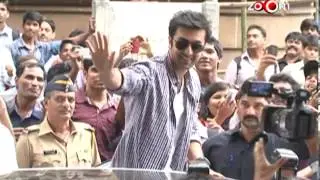Planet Bollywood News - Ranbir Kapoor rescues his make-up artist, Sonal Chauhan on her 'bikini' diet!, & more news