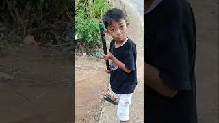 faqih minta nyalain petasan(dalam pengawasan orang dewasa)