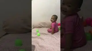 Cyra & Papah lagi bercanda , seru banget 😂 #viral #lucu #bayi #papahebat #ayah #ayahdananak #fyp 