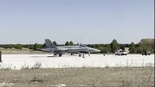 EF-18 prepar&aacute;ndose para despegar | ALA 12 | Base a&eacute;rea de Los Llanos - Albacete |