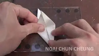 Origami Crane 08476 on 20171020 part 089 via Lisbon