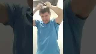 Забил мышцы и порвал футболку