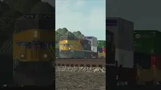 Поезд Union Pacific с бывшим локомотивом SP и гудком #unionpacific #roblox #shorts
