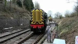 D4095 on trails - into platform 2