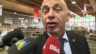 Olma-Eröffnung: Ueli Maurer grunzt in die Blick.ch-Kamera