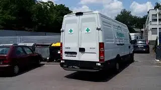A Simply Application of UHF RFID READER in Car&Vehicle Parking Lot Management