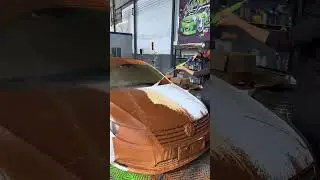 As&iacute; es como este chico limpia un coche abandonado 👏