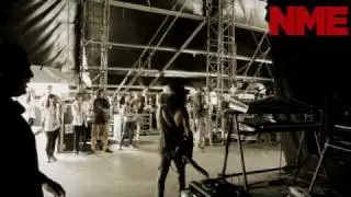 Slash Walks On Stage At Download 2010
