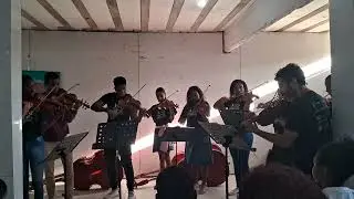 Asm apresenta&ccedil;&atilde;o de violinos