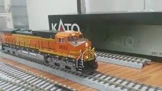 Kato HO GE AC4400CW BNSF Heritage II #5622 DCC/Sound