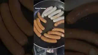 Vienna Sausage 🇦🇹 #sausage #vienna #austria #food #foodie #foodtravel #foodlover #europe