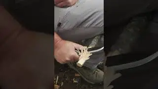 SIMPLE Tip To Start A Fire With ONE Arm 💪🏼 #survival #bushcraft #camping