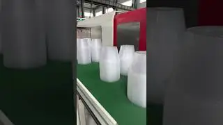 High speed food container injection molding machine