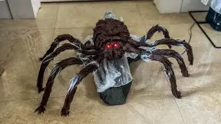 Spirit Halloween 2025 Brown Jumping Spider animatronic Tekky Design #halloween #spirithalloween 