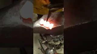 Forgeage d'un marteau (partie 2) #forging #hammer #hydraulicpress #forgedinfire #metal