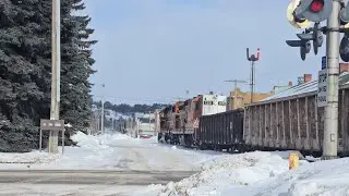 Train Keeps Stalling On Frozen Snow Covered Rails Blocking Downtown Traffic Over 30 Minutes!