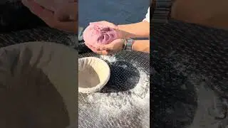 🫜 Shaping beetroot bread.