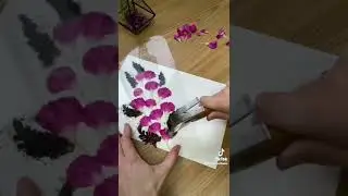 Hammering real flowers to create unique botanical art 🔨🌸🌿