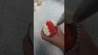 Cupcake Piping Technique Tutorial| Buttercream| Decorating techniques and Ideas| Flowers| Rose|Viral