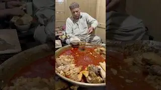 Lahore Most Oldest Paye Wala 😋 Chacha Tara Khaba | Bong Paye | Andaroon Lahore | QK Food Diaries