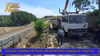 Caltagirone, incidente Km 22+500 Ss 124 camion nella scarpata, illeso il conducente