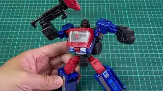 Transformers War for Cybertron Siege WFC-S49 Crosshairs (Robot mode to Cybertronian van mode)