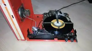 Italsk&yacute; přenosn&yacute; gramofon Europhon fonojet