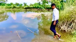  The younger brother caught fish from the pond with a hook using goat fat #machlikaisepakde #fishing