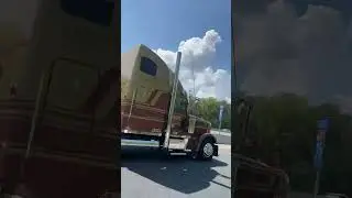 Super loud freightliner classic XL Jake brake AND Nathan K5LLA #trucking #shorts