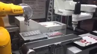 Hannover Messe 2015 - robots with optical color recognition