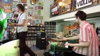 Palma Violets Perfom 