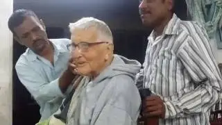 Nepal Kathmandu Barber Shop Retired Grandpa Shaving