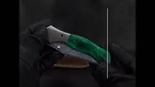 Luxury Hand Forged Damascus Folding Knife Green Handle | Huntrians