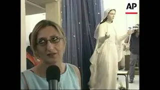 Thousands of pilgrims flock to moving Madonna